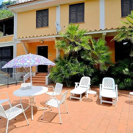 Sleeps 5 Pool Air Con Apartamento