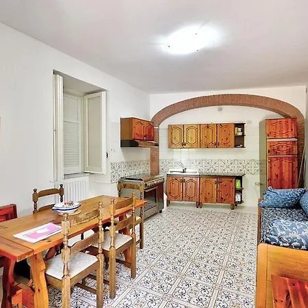 Sleeps 5 Pool Air Con *