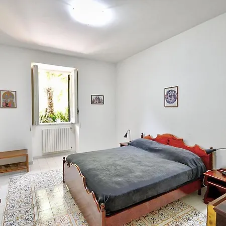 Sleeps 5 Pool Air Con *