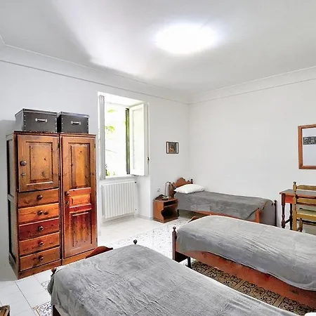Sleeps 5 Pool Air Con *